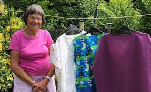 Proud NHS pensioner supports NHS staff during COVID-19